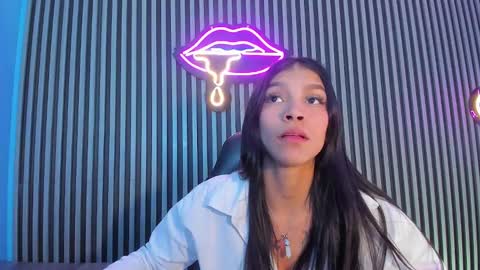 Snapshot of laura_aristizabal_19 chatting on 12-07-24, 07:32 Laura online show from 12-07-24, 07:32