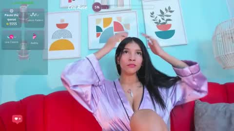 Snapshot of laura_aristizabal_19 chatting on 12-13-24, 07:32 Laura online show from 12-13-24, 07:32