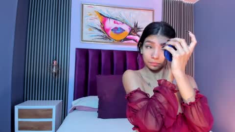 Snapshot of laura_aristizabal_19 chatting on 12-21-24, 01:53 Laura online show from 12-21-24, 01:53