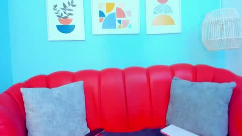 Snapshot of laura_aristizabal_19 chatting on 01-17-25, 04:04 Laura online show from 01-17-25, 04:04