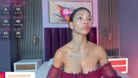 Snapshot of laura_aristizabal_19 chatting on 01-30-25, 07:26 Laura online show from 01-30-25, 07:26