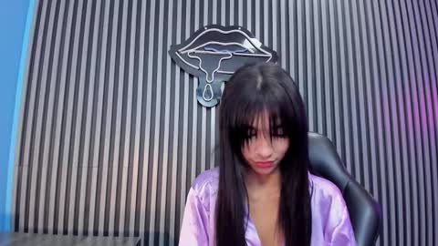 Snapshot of laura_aristizabal_19 chatting on 02-03-25, 04:20 Laura online show from 02-03-25, 04:20