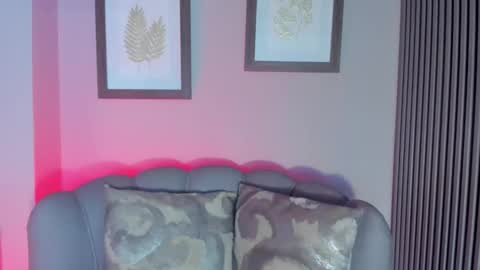 Snapshot of laura_aristizabal_19 chatting on 02-05-25, 04:03 Laura online show from 02-05-25, 04:03