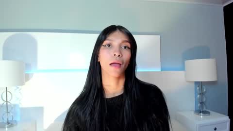 Snapshot of laura_aristizabal_19 chatting on 02-08-25, 05:08 Laura online show from 02-08-25, 05:08
