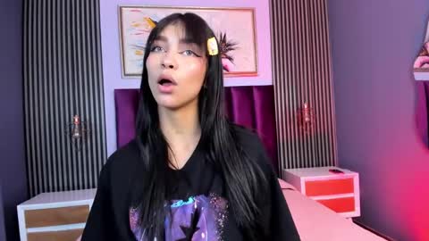 Snapshot of laura_aristizabal_19 chatting on 03-12-25, 04:13 Laura online show from 03-12-25, 04:13