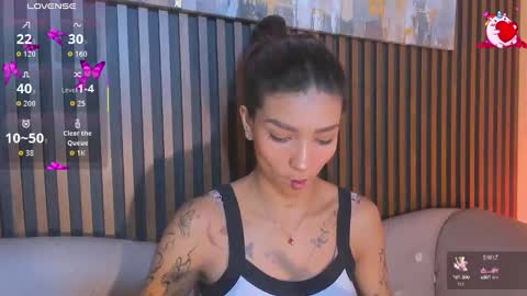 Snapshot of laura_aristizabal_19 chatting on 09-13-25, 11:48 Laura online show from 09-13-25, 11:48