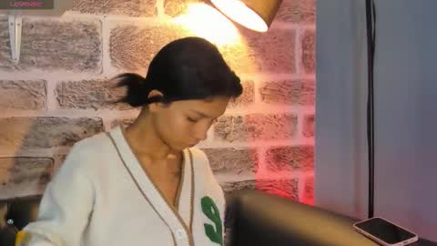 Laura online show from 10-12-25, 12:37