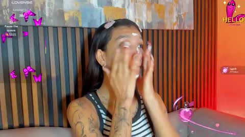 Laura online show from 12-19-25, 12:56