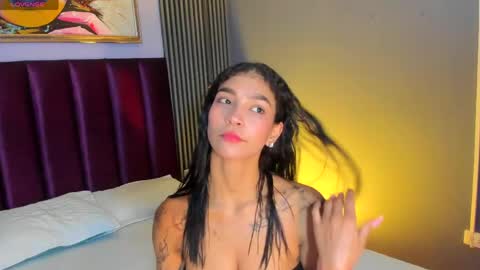 Laura online show from 05-12-26, 11:51