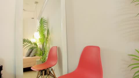 Laura Bonnet  online show from 01-06-25, 04:58