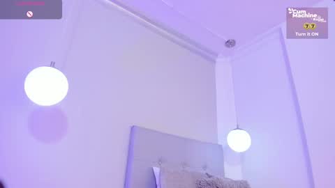 Laura Bonnet  online show from 02-09-25, 08:54