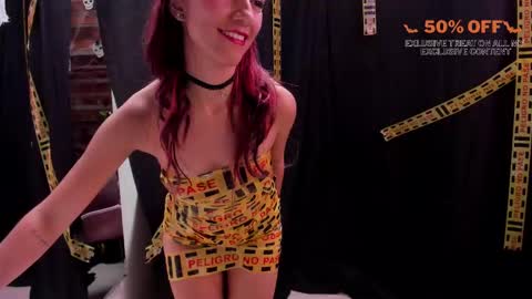 Laura Bonnet  online show from 10-31-25, 03:24