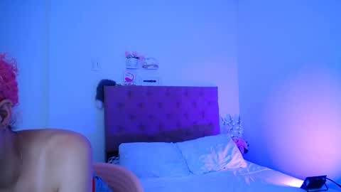 LAURA online show from 12-17-24, 08:32