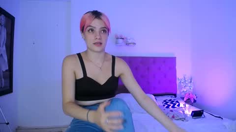 LAURA online show from 12-19-24, 11:25