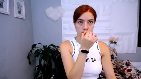 Snapshot of laura_candy02 chatting on 02-28-26, 04:08 LAURA online show from 02-28-26, 04:08