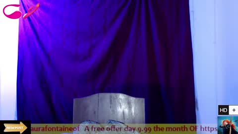 Snapshot of laura_fountain_ chatting on 01-23-25, 11:15 weedcam Curly Laura OF online show from 01-23-25, 11:15