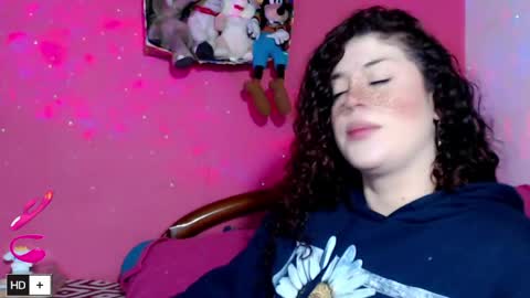 weedcam Curly Laura OF    online show from 04-08-26, 11:21