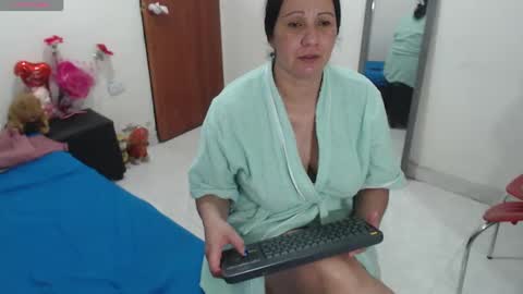laura_foxx2379 online show from 09-15-25, 11:49