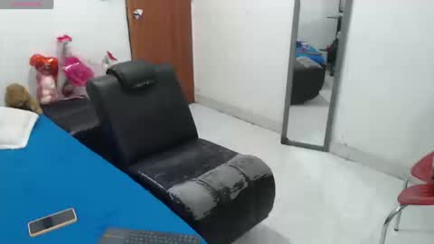 laura_foxx2379 online show from 10-15-25, 02:22