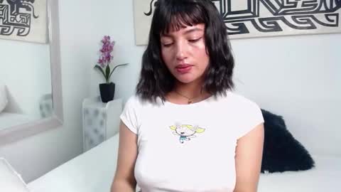 Laura Gibson online show from 02-09-26, 01:04