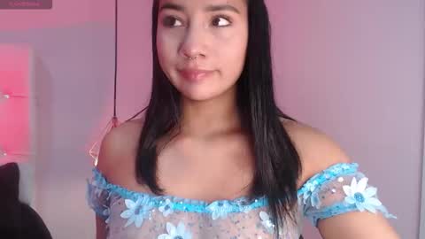Snapshot of laura_golden1 chatting on 10-23-25, 11:53 lLAURA online show from 10-23-25, 11:53