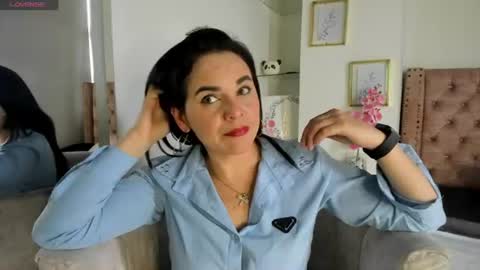 laura hotties online show from 06-17-26, 05:25