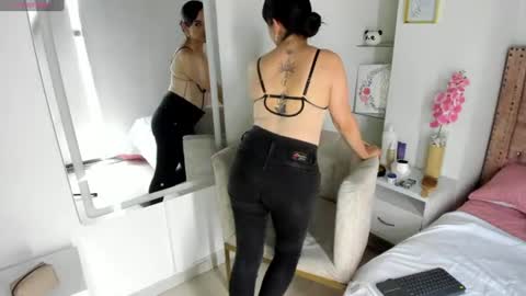 laura hotties online show from 06-26-26, 06:12