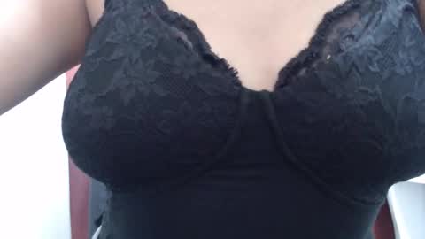  Laura  online show from 09-27-25, 04:56