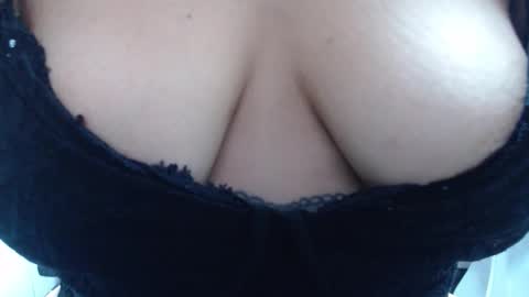  Laura  online show from 12-14-25, 07:51