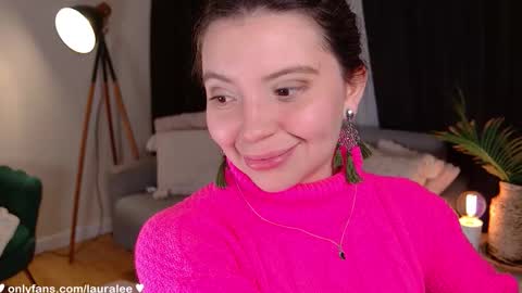 Snapshot of laura_lee chatting on 09-18-25, 02:57 Laura Lee. online show from 09-18-25, 02:57