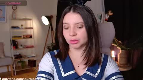 Snapshot of laura_lee chatting on 10-10-25, 01:48 Laura Lee. online show from 10-10-25, 01:48