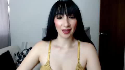 Laura online show from 05-10-26, 06:02
