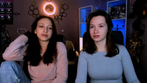 laura_queen_ online show from 11-23-25, 08:08