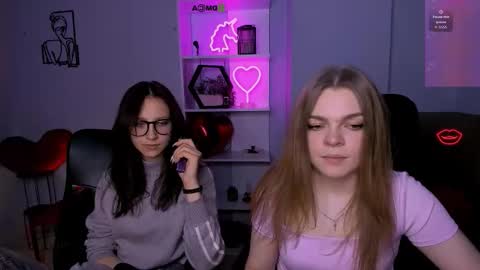 laura_queen_ online show from 11-25-25, 08:42