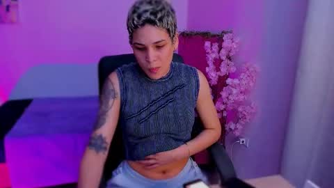 Laura Rose online show from 11-25-25, 08:20