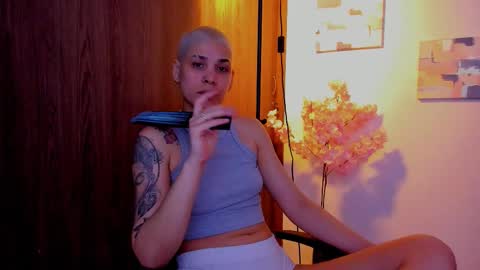 Laura Rose online show from 03-18-26, 06:49