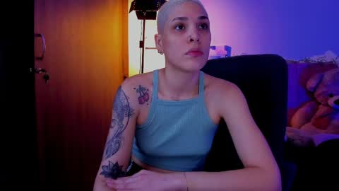 Laura Rose online show from 04-17-26, 04:48