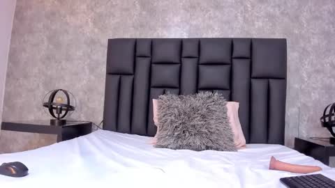 laura online show from 02-05-25, 02:59