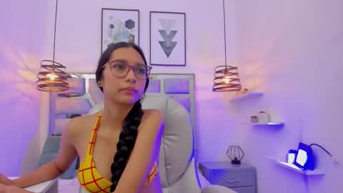 laura stuar online show from 10-31-25, 11:55