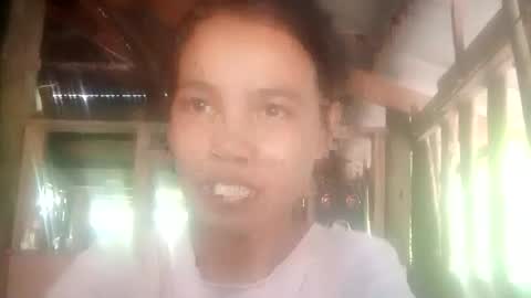 Snapshot of laura_sweet063 chatting on 07-15-26, 06:51 Laura online show from 07-15-26, 06:51