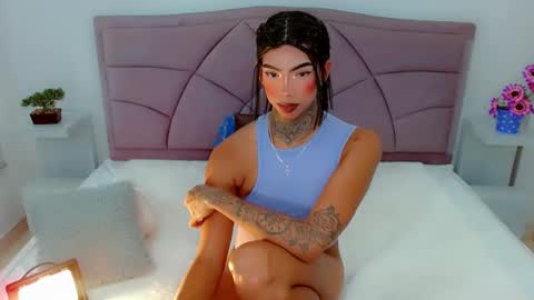 Snapshot of laura_sweet7 chatting on 01-30-25, 05:52 Laura online show from 01-30-25, 05:52