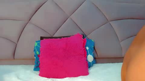 Snapshot of laura_sweet7 chatting on 02-05-25, 08:21 Laura online show from 02-05-25, 08:21