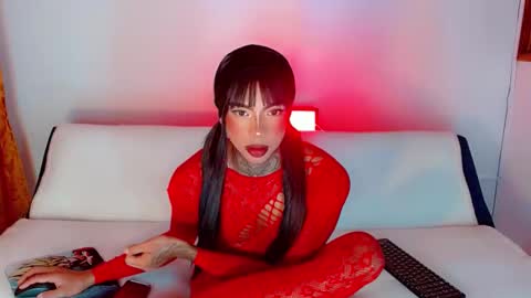 Snapshot of laura_sweet7 chatting on 02-21-25, 02:17 Laura online show from 02-21-25, 02:17