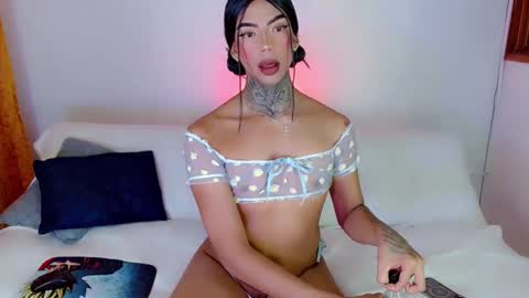 Snapshot of laura_sweet7 chatting on 03-04-25, 04:17 Laura online show from 03-04-25, 04:17