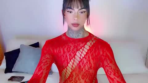 Snapshot of laura_sweet7 chatting on 03-05-25, 01:42 Laura online show from 03-05-25, 01:42