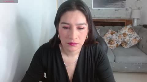 laura online show from 09-12-25, 03:17