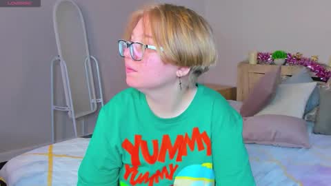 Snapshot of lauraaa_smith chatting on 03-13-26, 07:59 Laura online show from 03-13-26, 07:59