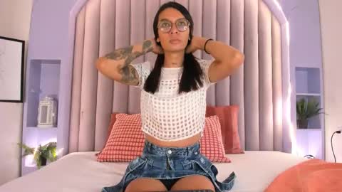 lauraagomezz__ online show from 10-06-25, 07:33