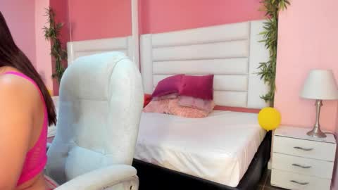 Laura online show from 02-25-26, 12:37