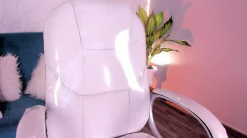 LauraCarther  online show from 04-21-26, 02:51